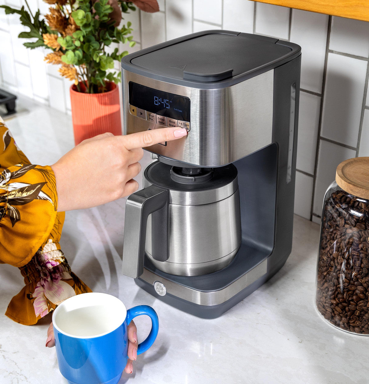 GE 10 Cup Drip Coffee Maker with Single Serve